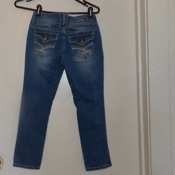 Amethyst Low Rise Distressed Straight Leg Crop Jeans Sz 3 - Picture 7 of 10